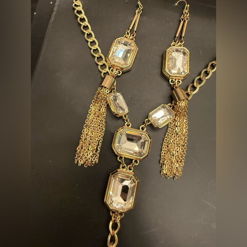 NWT Gold Chain Tassel Bib Necklace and Dangle Earrings Rhinestones Jewelry Set - Picture 3 of 5
